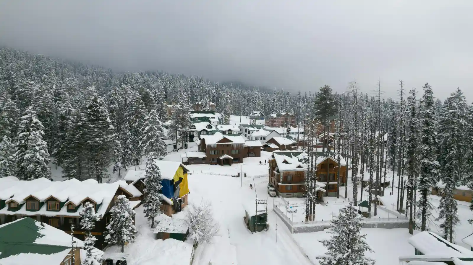 Gulmarg gondola ride with family