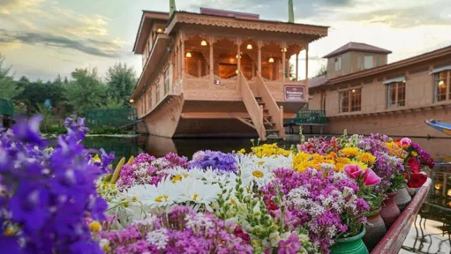 Kashmir Tour Packages from Delhi